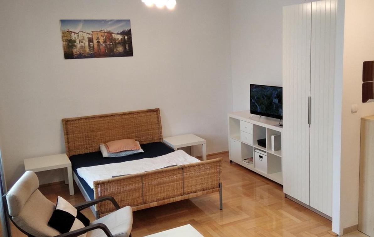 Apartament Hallera Square Warsaw 27M2 Varsóvia Exterior foto