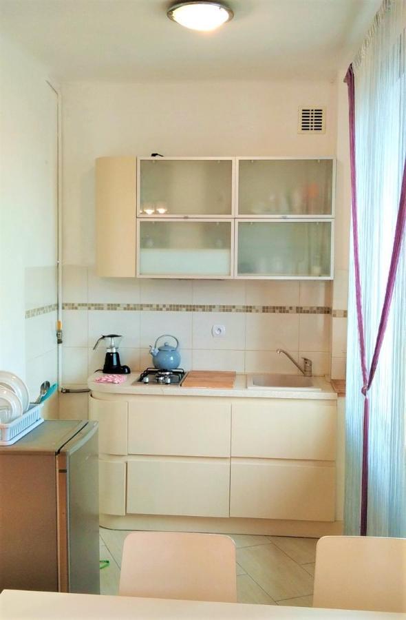 Apartament Hallera Square Warsaw 27M2 Varsóvia Exterior foto
